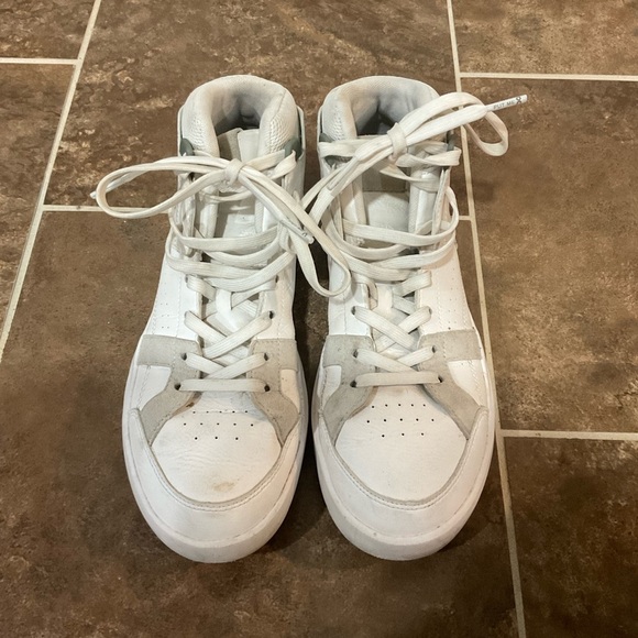 Women’s On Cloud The Roger Clubhouse Sneakers Mid White Size 8.5 - Picture 3 of 6